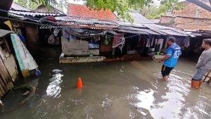 Banjir-kelurahan-benda123.jpg