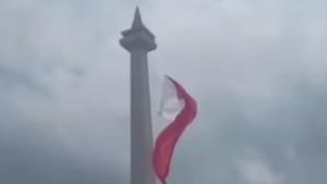 Bendera-Merah-Putih-berukuran-besar-robek-044.jpg