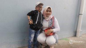 Daus-Mini-bersama-istrinya.jpg