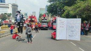 Demo-buruh-2105.jpg