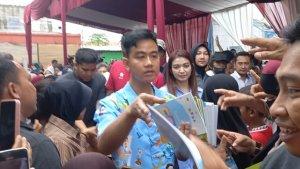 Gibran-Rakabuming-kampanye-di-kampung-sawah-tangerang.jpg