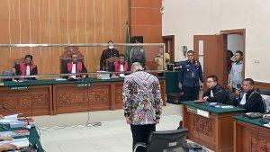 Irjen-Pol-Teddy-Minahasa-saat-menjalani-sidang-pembacaan-tuntutan-Jaksa-penuntut-umum-JPU.jpg