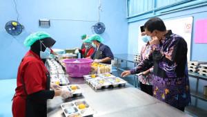 MAKAN-BERGIZI-GRATIS-48803.jpg