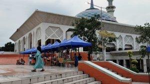 Masjid-Agung-Al-Amjad.jpg