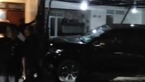 Pajero-tabrak-rumah.jpg