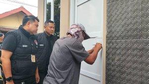 Penggeledahan-rumah-bandar-narkoba-Alex-Bonpis-di-Kampung-Bahari.jpg
