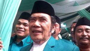 Rhoma-Irama-saat-ditemui-di-acara-Halalbihalal-Fahmi-Tamami-di-Soneta-Record.jpg