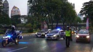 mobil-polisi-lalu-lintas-viral-teroboso-rombongan-KTT-ASEAN.jpg