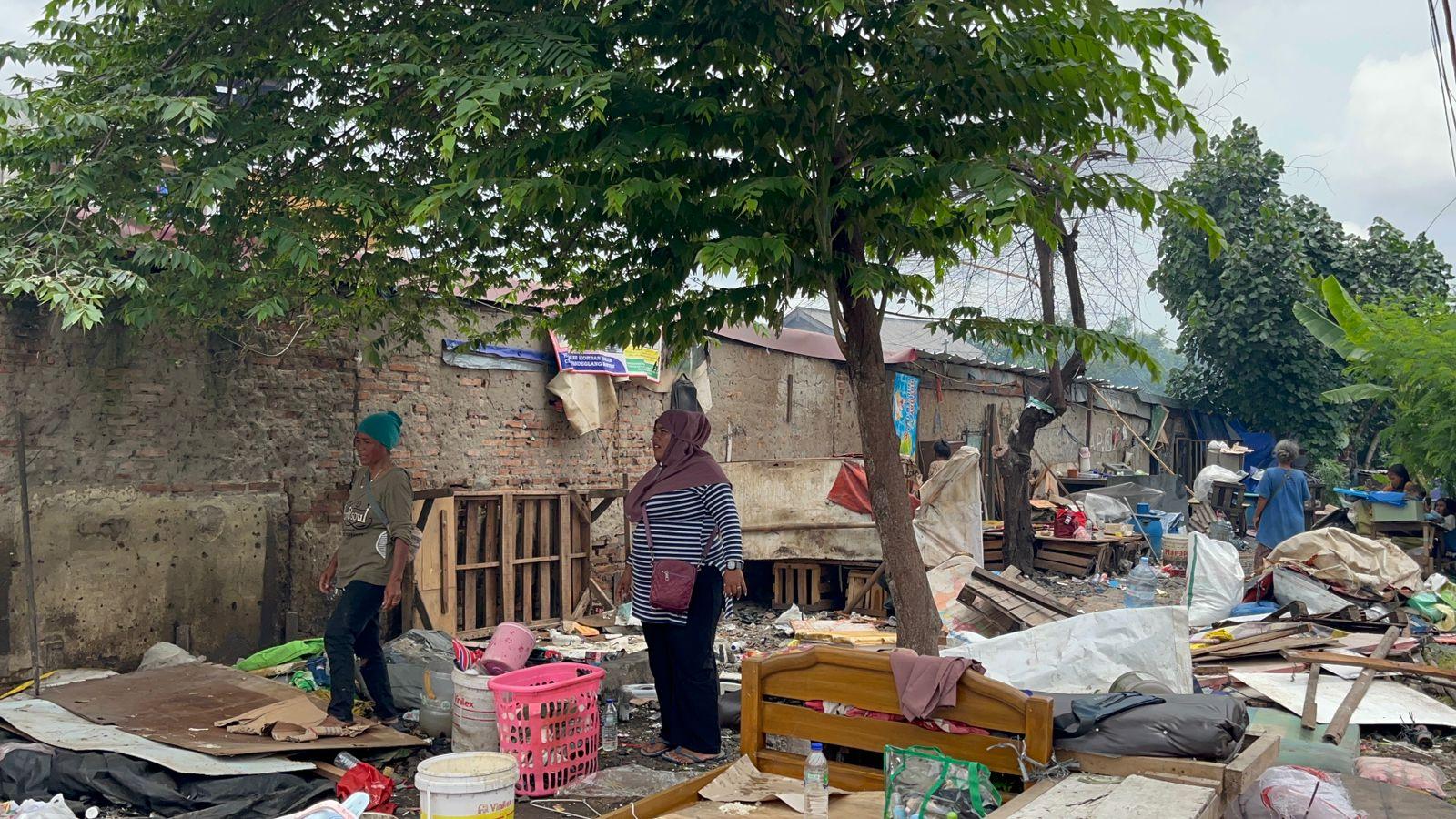 Bangunan-di-Bantaran-rel-senen-57y.jpg
