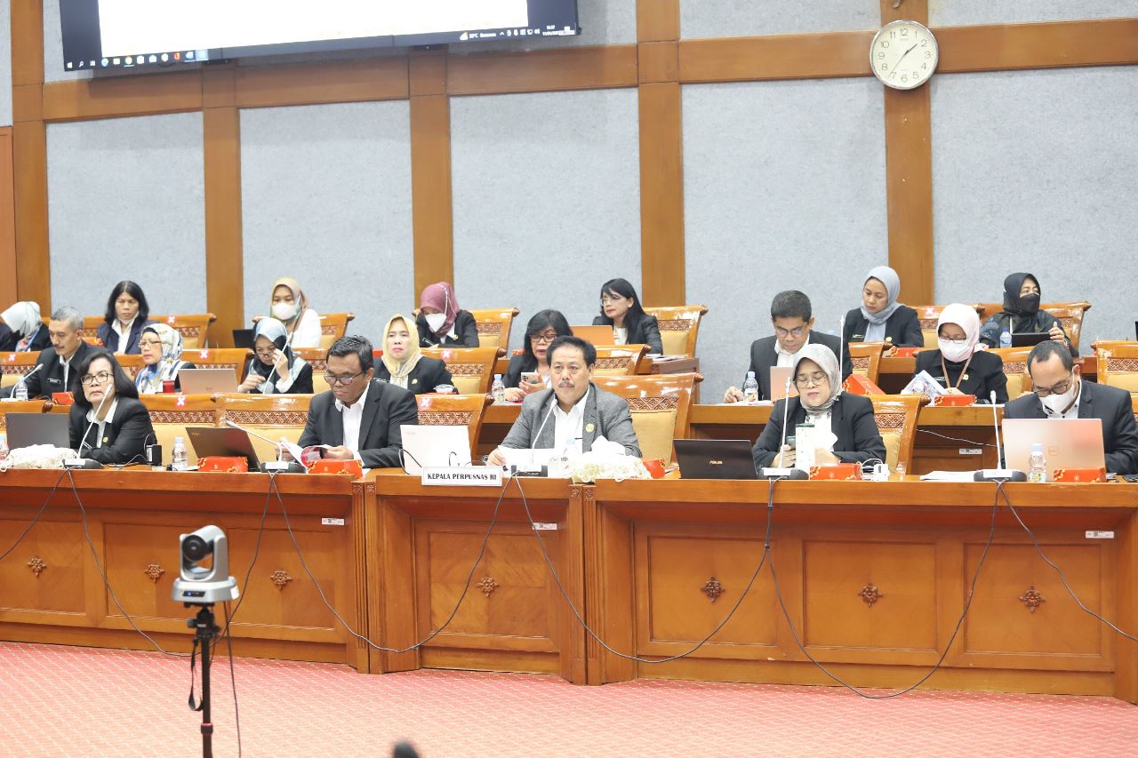 Kepala-Perpusnas-Muhammad-Syarif-Bando-dalam-Rapat-Dengar-Pendapat-RDP.jpg