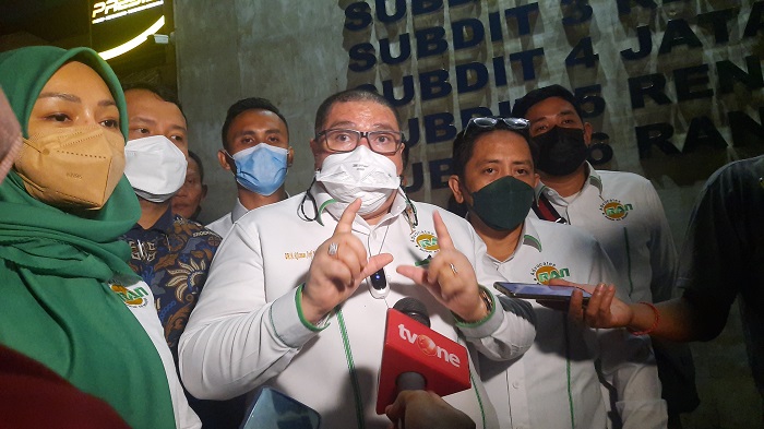 Ketua-Badan-Penyuluhan-dan-Pembelaan-Hukum-BPPH-PP-Razman-Arif-Nasution-di-Mapolda-Metro-Jaya.jpg