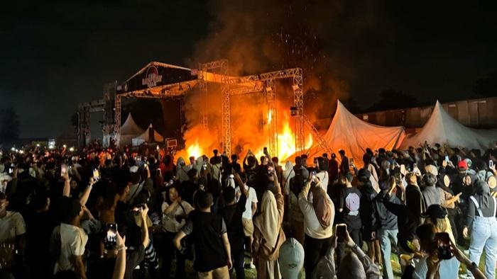 Konser-Tangerang-Lentera-Festival-ricuh.jpg