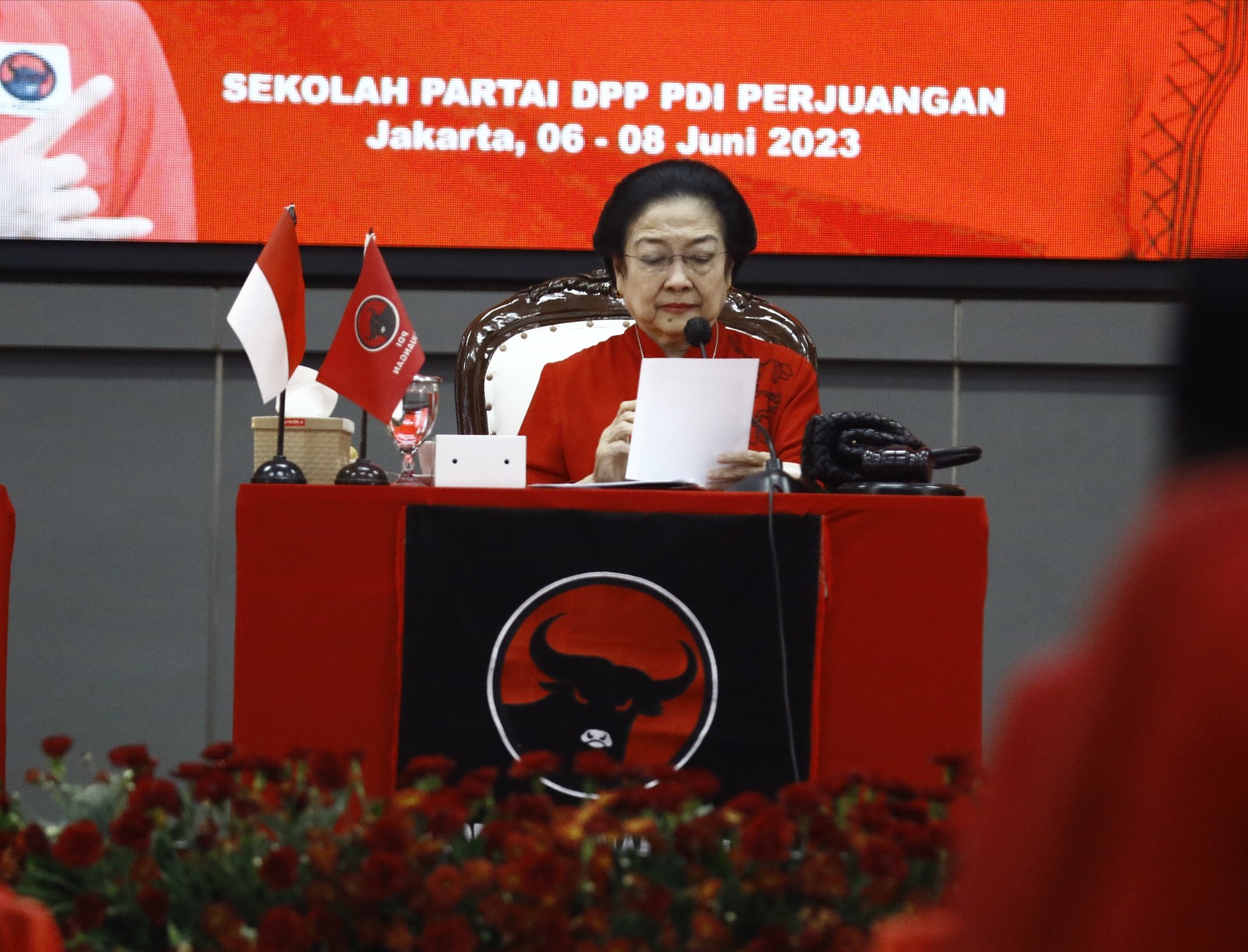Megawati-Soekarnoputri-saat-pidato-penutupan-Rakernas-III-PDIP.jpg
