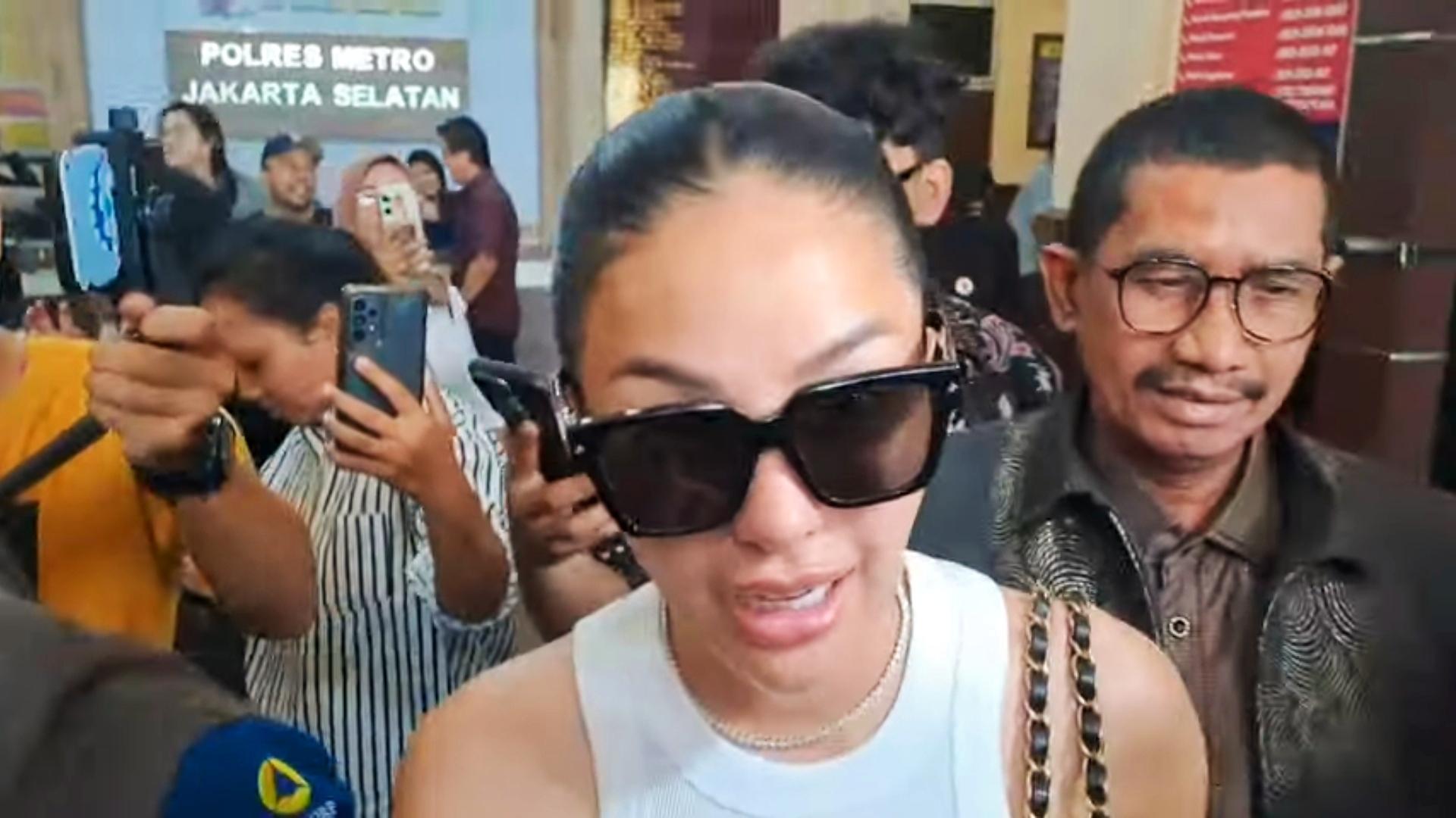 Vadel Badjideh Ngebet Ingin Ketemu Lolly, Nikita Mirzani: Kalian Gak Ada Hak Ketemu Anak Saya