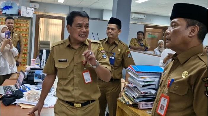 Hari Pertama Masuk Pasca Libur Lebaran, Sekda Maesyal Rasyid Sidak Kantor OPD Kabupaten Tangerang