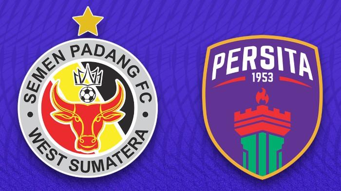 Intim dam olish va massaj Qizlar sahnada raqsga tushishadi va sekin yechinishadi (erotik video)