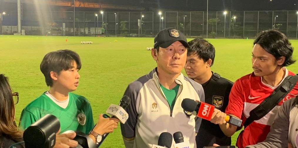 Shin-Tae-yong-saat-ditemui-sebelum-memimpin-latihan-Timnas-Indonesia-di-JIS.jpg