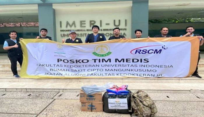 Relawan Gabungan FKUI, ILUNI UI, dan RSCM Tangani Korban Gempa Bumi di Cianjur