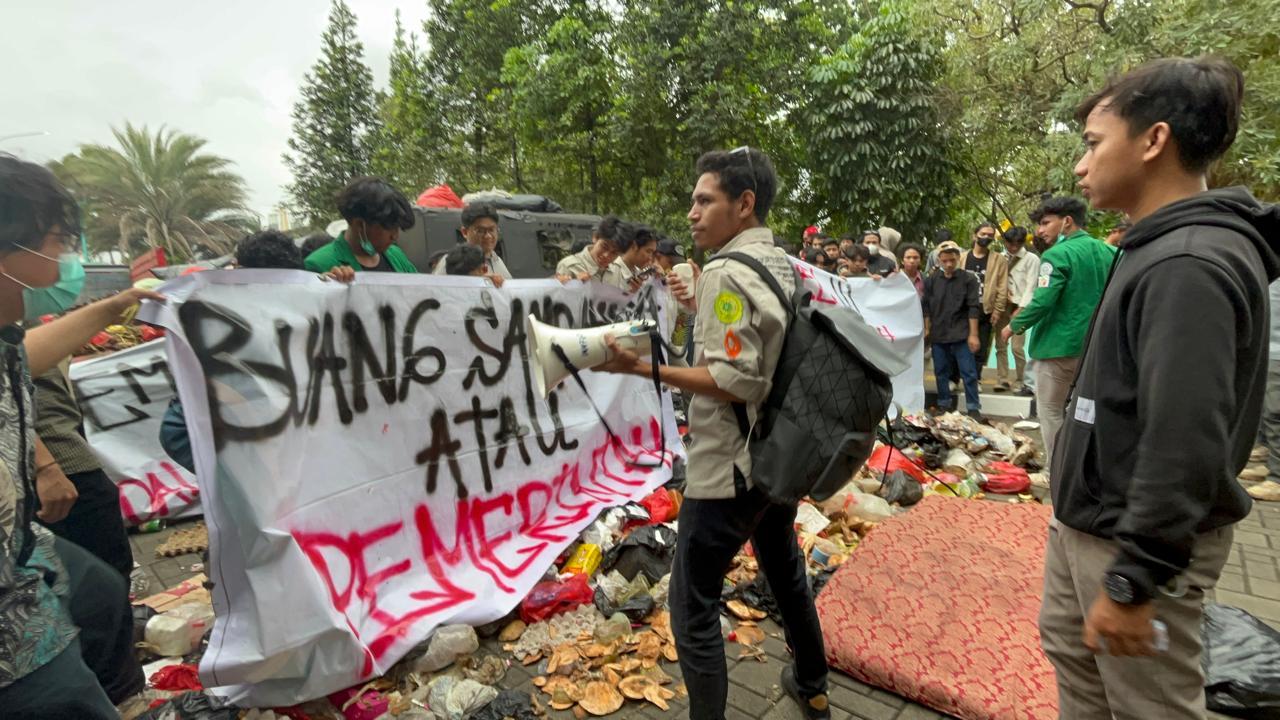 dEMO-BEM-UMJ-di-Pemkot-Tangsel-722.jpg