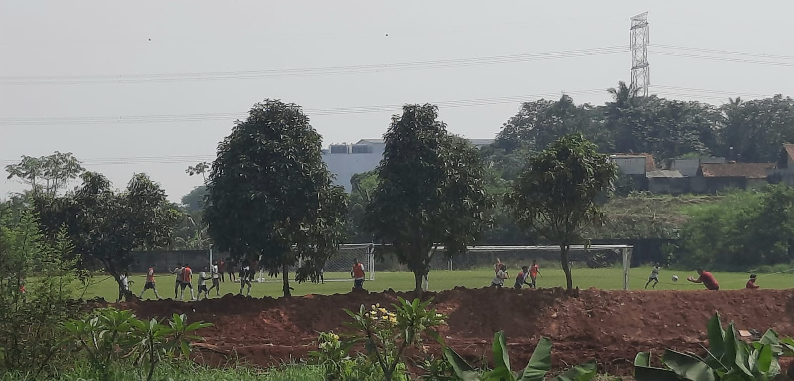 ersija-Jakarta-menjalani-latihan-sore-hari-di-Nirwana-Park-Bojongsari-Kota-Depok.jpg