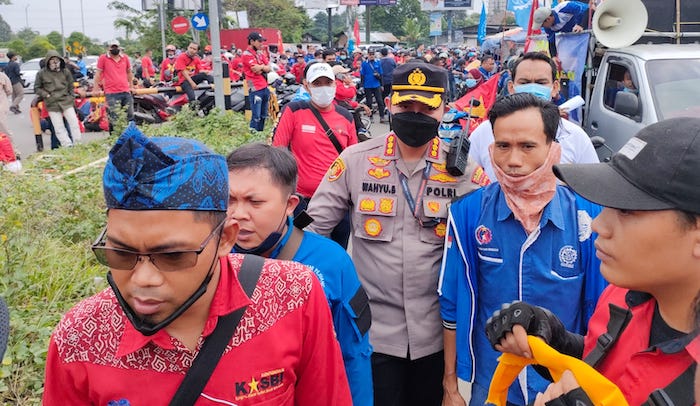 unjuk-rasa-di-kabupaten-tangerang1.jpg