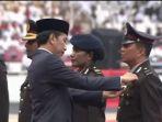 Aiptu-Zunaidi-Sembiring-Terima-Penghargaan.jpg