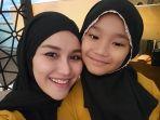 Ayu-Ting-Ting-dan-putri-semata-wayangnya-Bilqis.jpg