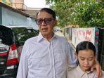 Eks-Gubernur-Banten-Wahidin-Halim-ke-TPS-saat-pemilu-2024.jpg