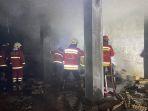 Gudang-tray-telur-yang-terbakar.jpg