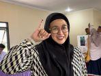 Intan-Nurul-Hikmah-menjalani-pencoblosan-di-TPS-16.jpg