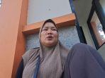 Isma-40-warga-yang-tak-bisa-masuk-menjadi-petugas-sortir-lipat-si-GOR-Kebon-Jeruk.jpg