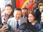 Jessica-Kumala-Wongso-bersama-Otto-Hasibuan.jpg