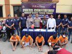 Jumpa-pers-penangkapan-lima-orang-pelaku-begal-terhadap-pengemudi-ojek-online.jpg