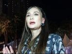 Luna-Maya-saat-ditemuidi-Tribeca-Park.jpg