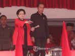Megawati-dan-Jokowi-di-puncak-acara-bulan-Bung-Karno.jpg