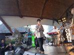 Musisi-Dikta-Wicaksono-menemani-ngabuburit-para-penggemarnya.jpg