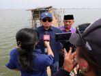 Nusron-Wahid-dan-Kepala-Desa-Kohod-Arsin.jpg