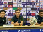 Pelatih-Persib-Bandung-Luis-Milla-saat-konferensi-pers-usai-pertandingan-kontra-PSM-Makassar.jpg
