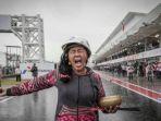 Dorna Senang, Aksi Rara si Pawang Hujan Bikin MotoGP Mandalika Bernilai Seni