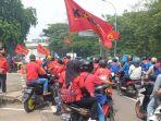 Ribuan-buruh-kota-tangerang-gelar-demo-kawal-kenaikan-UMK.jpg