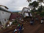Rumah-Terangkat-di-Kp-Cisarua-Desa-Sarampa.jpg