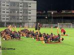 Tim-Persija-Jakarta-saat-menggelar-sesi-latihan-di-lapangan-JIS.jpg
