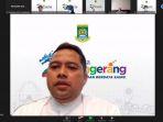 Wali-Kota-Tangerang-Arief-R-Wismansyah-saat-rapat.jpg