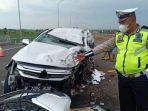 mobil-Vanessa-Angel-hancur-setelah-tabrak-pembatas-tol1.jpg