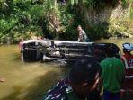 mobil-dinkes-jatuh-ke-sungai-di-Sigi.jpg
