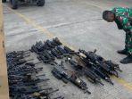 satu-kontainer-senjata-Amerika-Serikat-yang-ditahan-di-Pelabuhan-Panjang-Bandar-Lampung.jpg