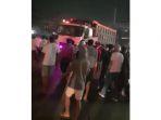 warga-blokade-dan-bakar-ban-di-depan-Pos-Pantau-Dishub-Kabupaten-Tangerang.jpg