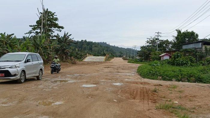 Sekian Lama Tak Digunakan, Jembatan Jalan Talo Pulau Taliabu Akhirnya Sudah Bisa di Lewati