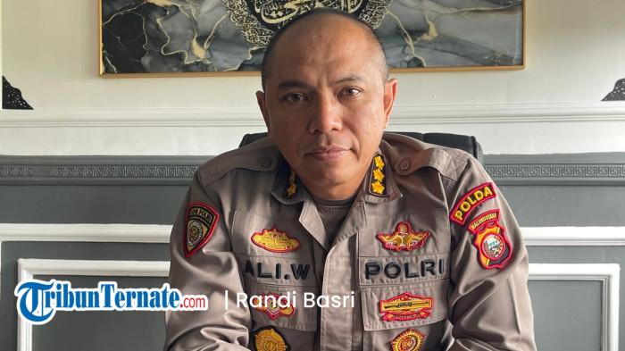 SELEKSI: Karo SDM Polda Maluku Utara Kombes Pol Ali Wardana saat dikonfirmasi di ruangan kerjanya, Rabu (1/4/2026).