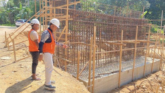 PROYEK: Lokasi pembangunan Jembatan Beringin Air 1 Pulau Taliabu.
